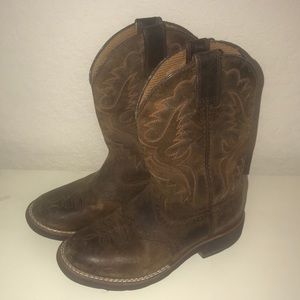 Ariat Kids boots size 11.5